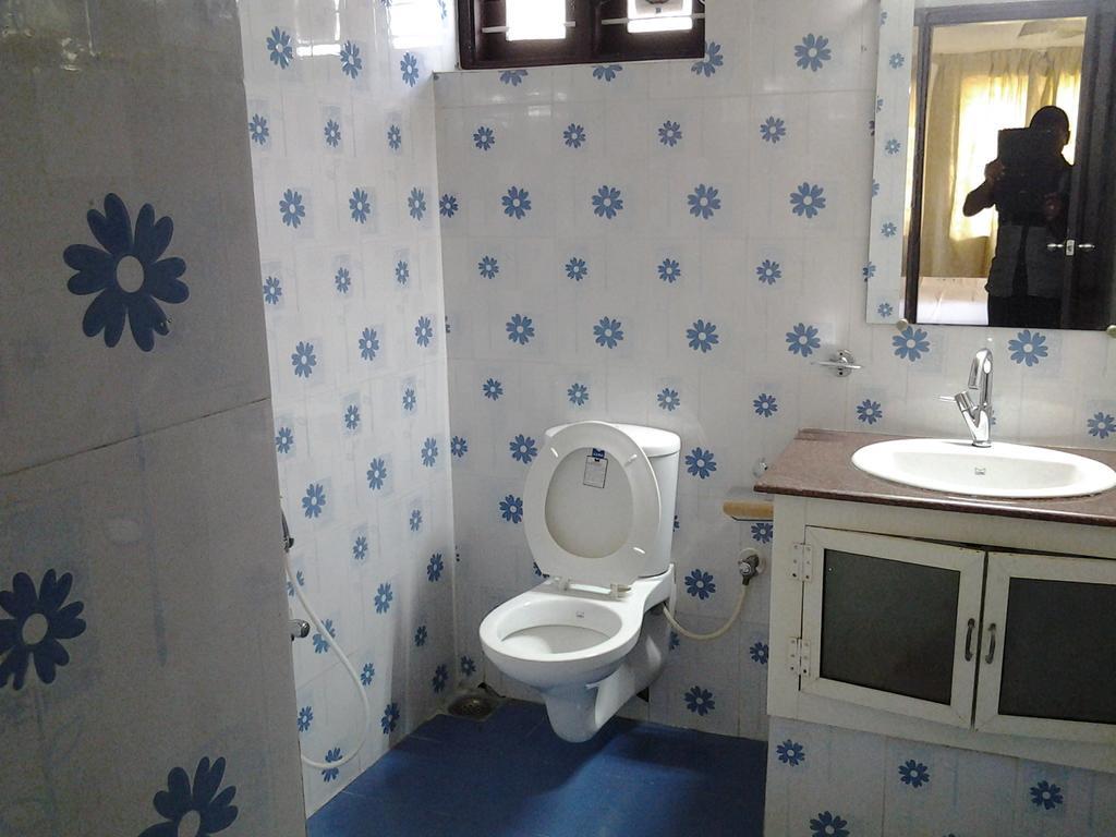 La Mirban Hotell Varkala Rum bild